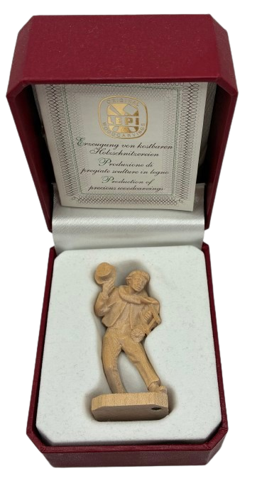 Miniatur Rauchfangkehrer
aus Holz, Natur in Schatulle
